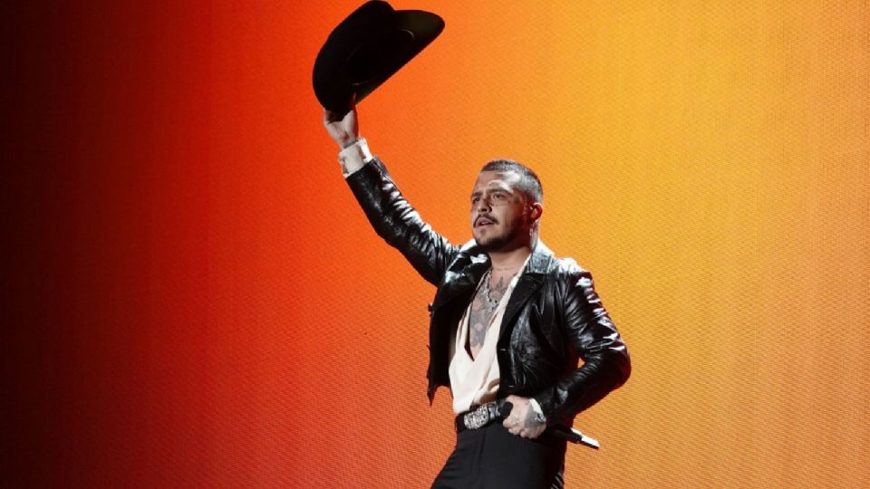 Christian Nodal lanza su propio tequila