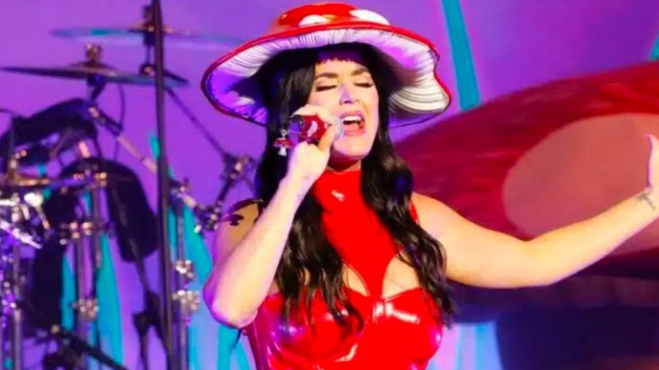 Katy Perry sorprendió a los integrantes de Televisa con un show privado