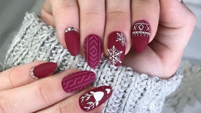 Diseños de uñas en tendencia para lucir esta Navidad 2023