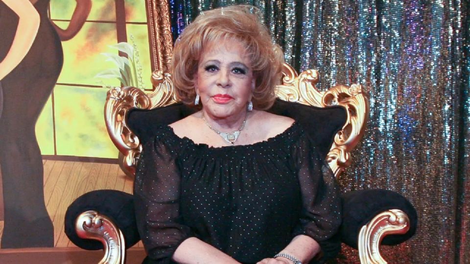 Segun declaraciones de Tina Galindo y Gustavo Adolfo Infante, Silvia Pinal se encuentra delicada de salud.