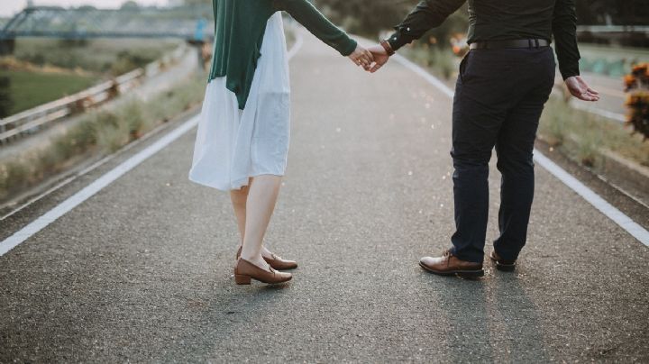 ¿Qué es la regla del 2-2-2?; el truco secreto para que las parejas duren mucho tiempo