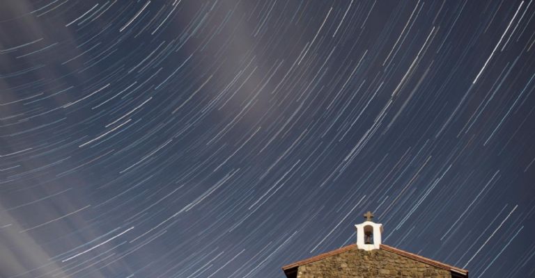 Estos pueblos son ideales para ver la primera lluvia de estrellas de 2025