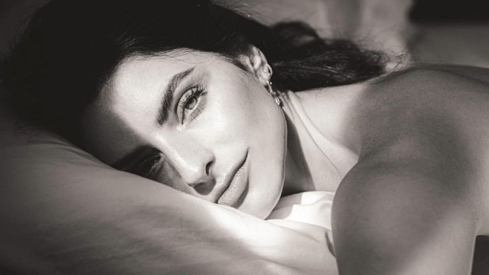 ¿Aislinn Derbez podría que tendría una relación abierta?

