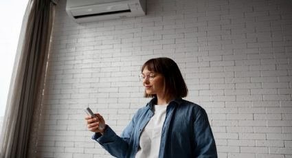 ¿Qué pasa si pongo el aire acondicionado y el ventilador al mismo tiempo para refrescar la casa?