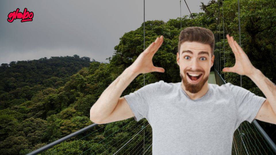 Vive la experiencia en este pueblo mágico de Veracruz, donde un puente de cristal brinda panoramas impresionantes desde lo alto de un cerro.