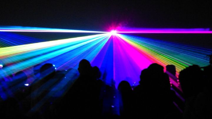 El duro ataque de Cazzu a Maluma después de que regañara a una madre que fue a verlo con un bebé