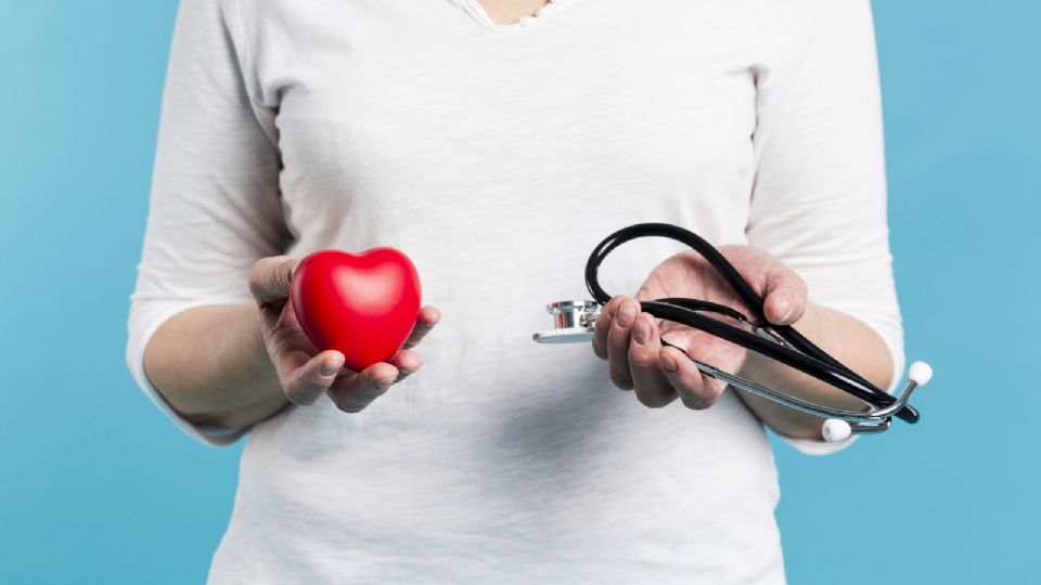 Algunos cambios visibles en tu cuerpo pueden revelar un exceso de colesterol antes de que los análisis lo confirmen.