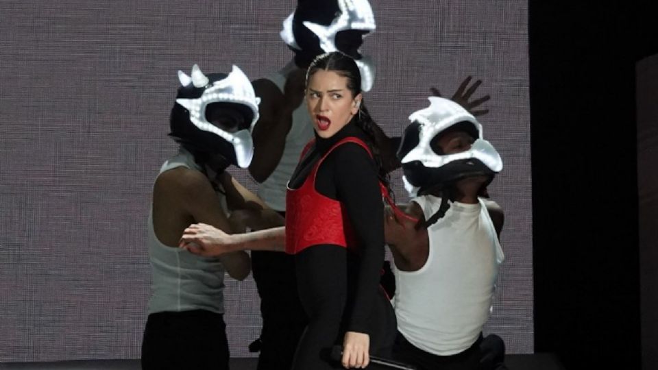 Rosalía consiente a su novio con un lujoso regalo, ¡pero es el mismo que le dio a su ex!