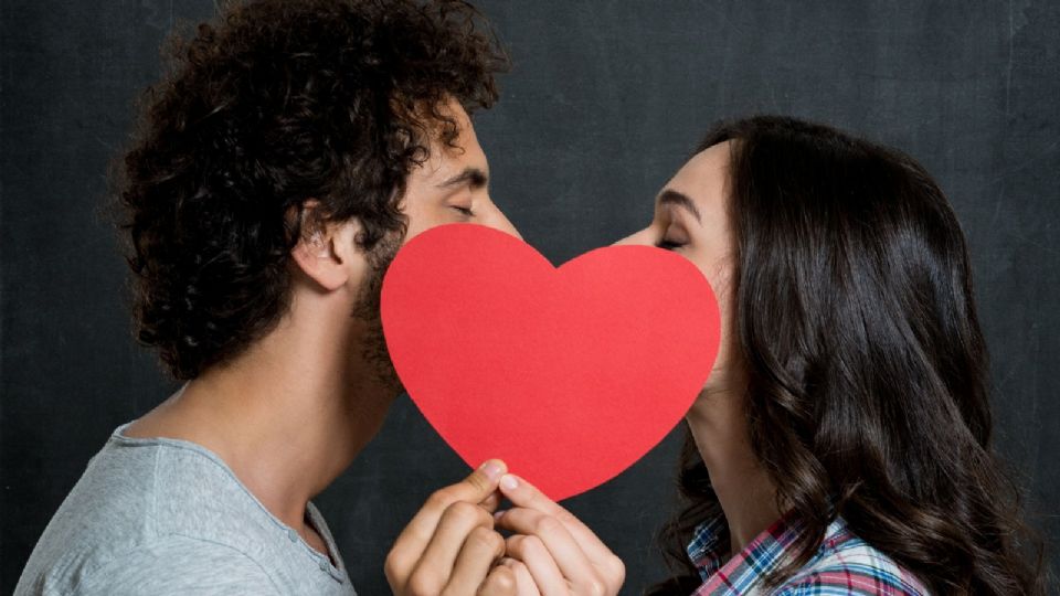 Dua Lipa comenzó el año con galán: Está saliendo con un actor británico