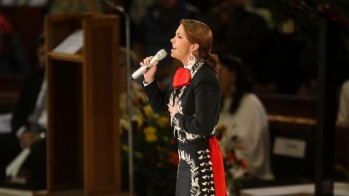 Este es el ritual que une a Lucero con la Virgen de Guadalupe en las mañanitas del 12 de diciembre