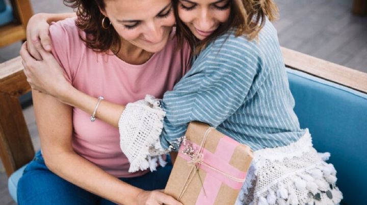 Los regalos que debes evitar darle a tu mamá en el Día de la Madre 2025