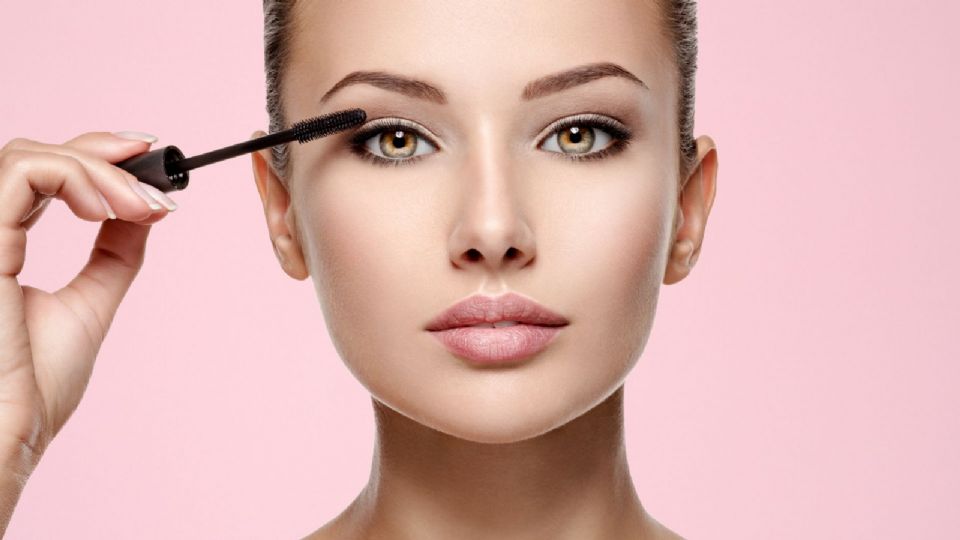 Las 3 mejores marcas de rímel para lograr pestañas largas de impacto según la IA.