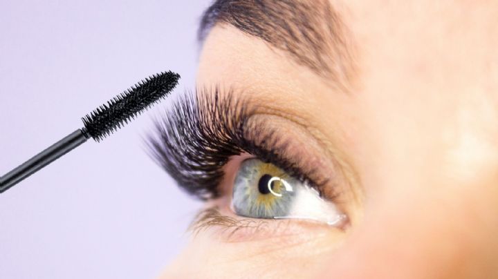 5 Máscaras de pestañas waterproof que agrandan la mirada al instante y sin grumos según la Inteligencia Artificial
