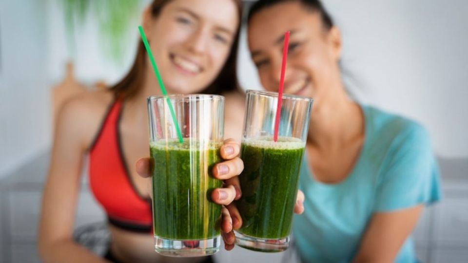 Este licuado natural ayuda a reducir el colesterol y aumentar la masa muscular de forma saludable.