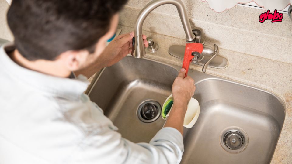 Este truco para destapar la tarja de la cocina es esencial si quieres ahorrar dinero.