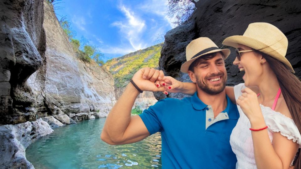 El Pueblo Mágico de Querétaro con pozas de aguas termales y manantiales que te harán huir del frío.