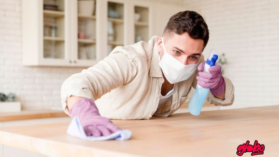 Hoy te enseñamos como hacer un desinfectante práctico y efectivo para combatir bacterias y mantener la limpieza del hogar.