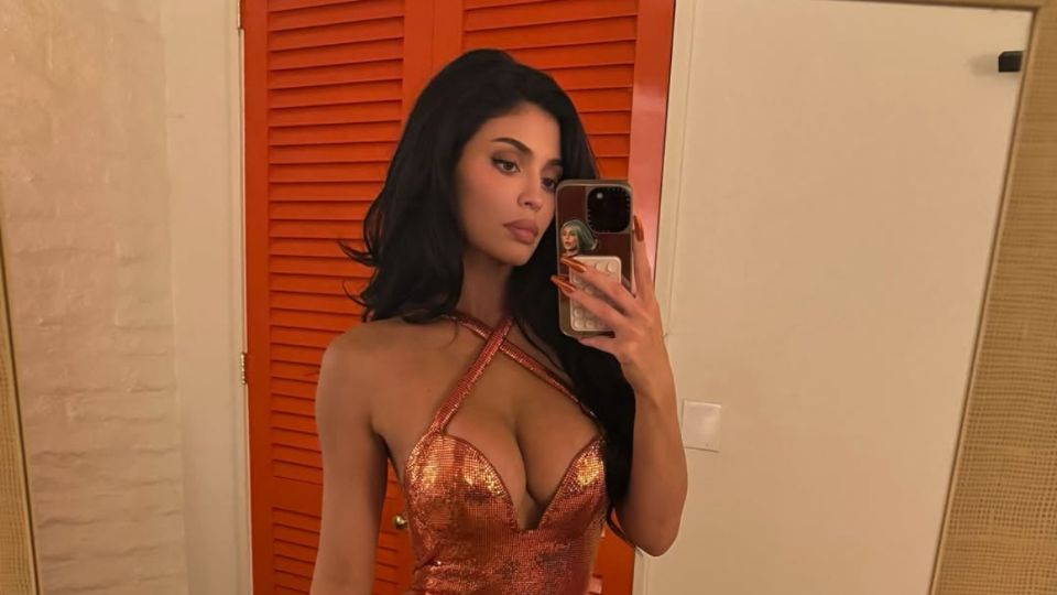 El momento en el que una actriz aparentemente ignora el saludo de Kylie Jenner generó miles de reacciones en redes sociales durante la gala.